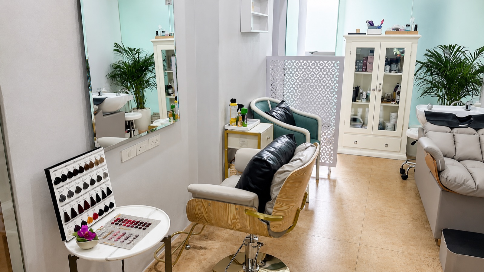 Aura Vita hair salon at Andaman Beach Suites, Patong Aura Vita hair salon at Andaman Beach Suites, Patong